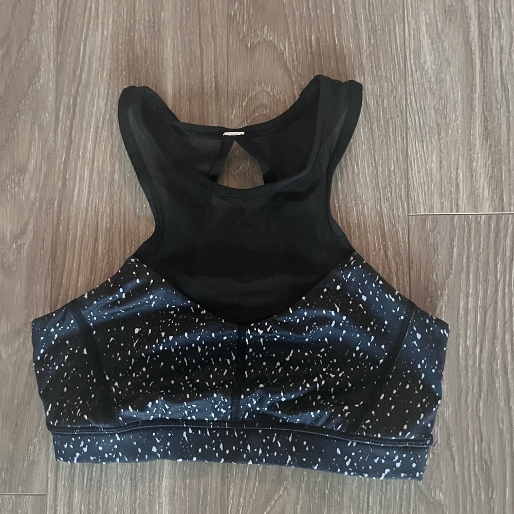 Lululemon sports bra